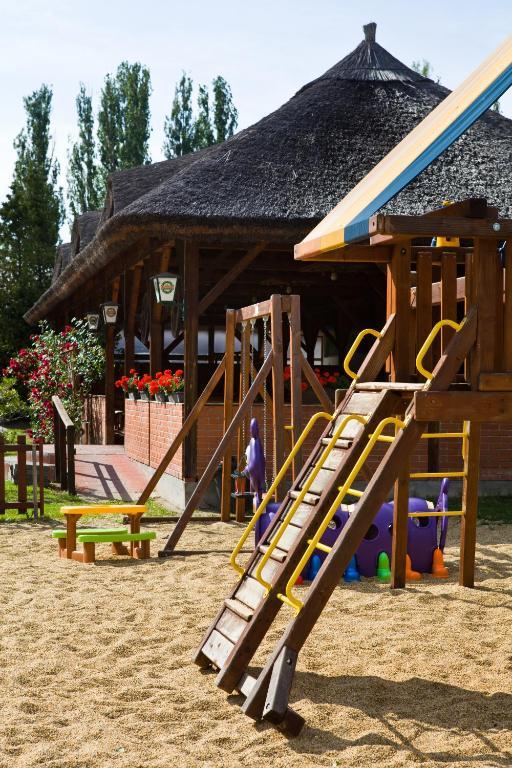 Hôtel Balaton Eldorado Camping à Badacsonytördemic Extérieur photo